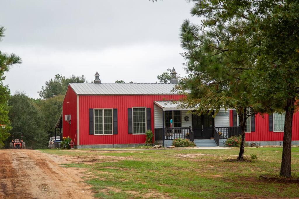 Hot Tub, Fire Ring And A Large Family Kitchen! Vila Navasota Exterior foto